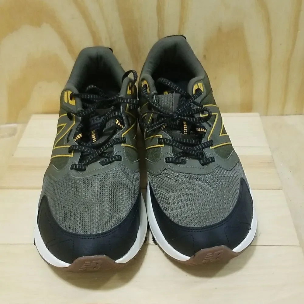 New Balance Men's Trail Running  Green / Black - White BRAND NEW SZ-14
